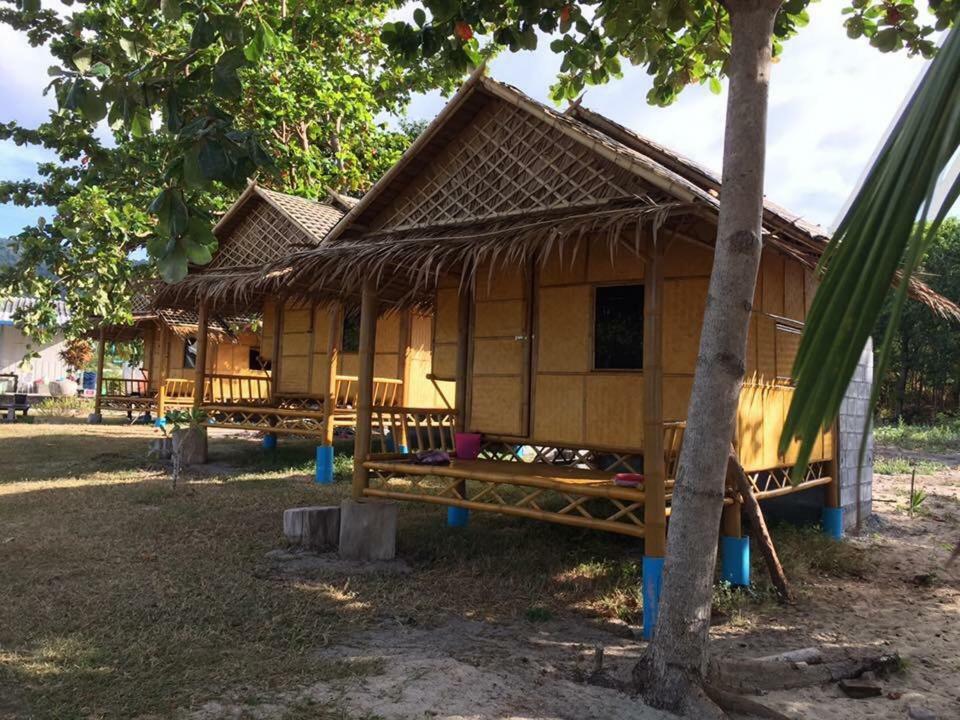 Koh Phaluai Beach Bangalow Ban Ko Nok Taphao Exterior foto